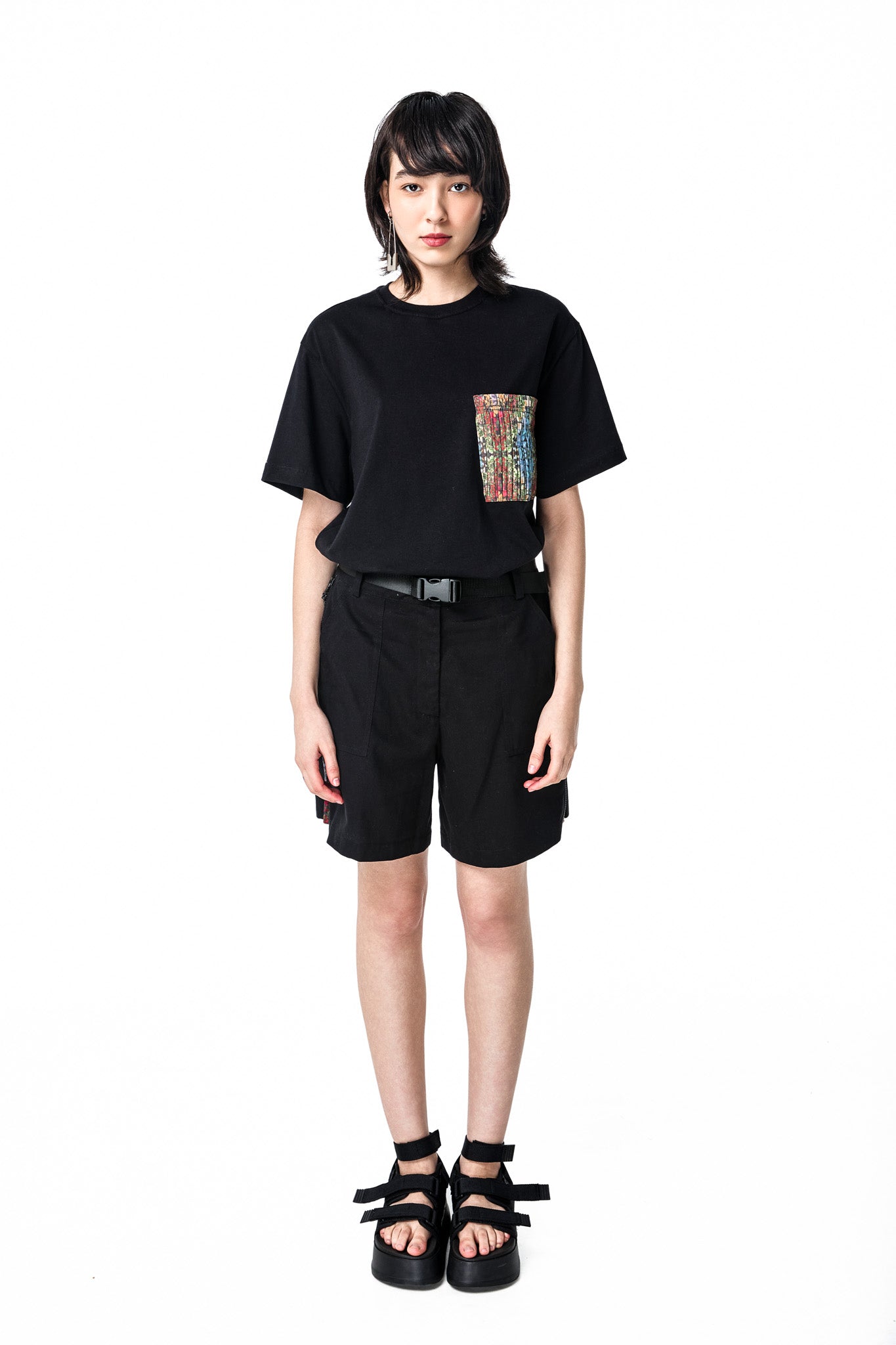CAMISETA PLEATED POCKET BLACK